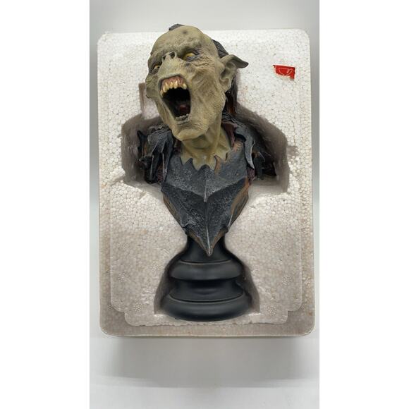 Sideshow Collectibles LotR Collectible Figure Moria Orc Swordsman EX - Picture 8 of 8